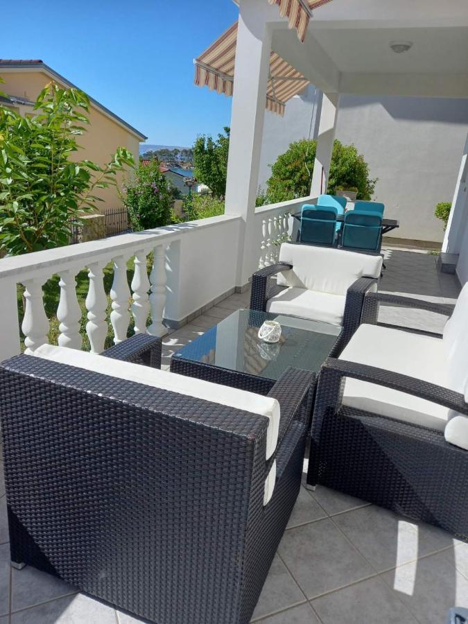 Apartman Katica Banjol Exterior photo