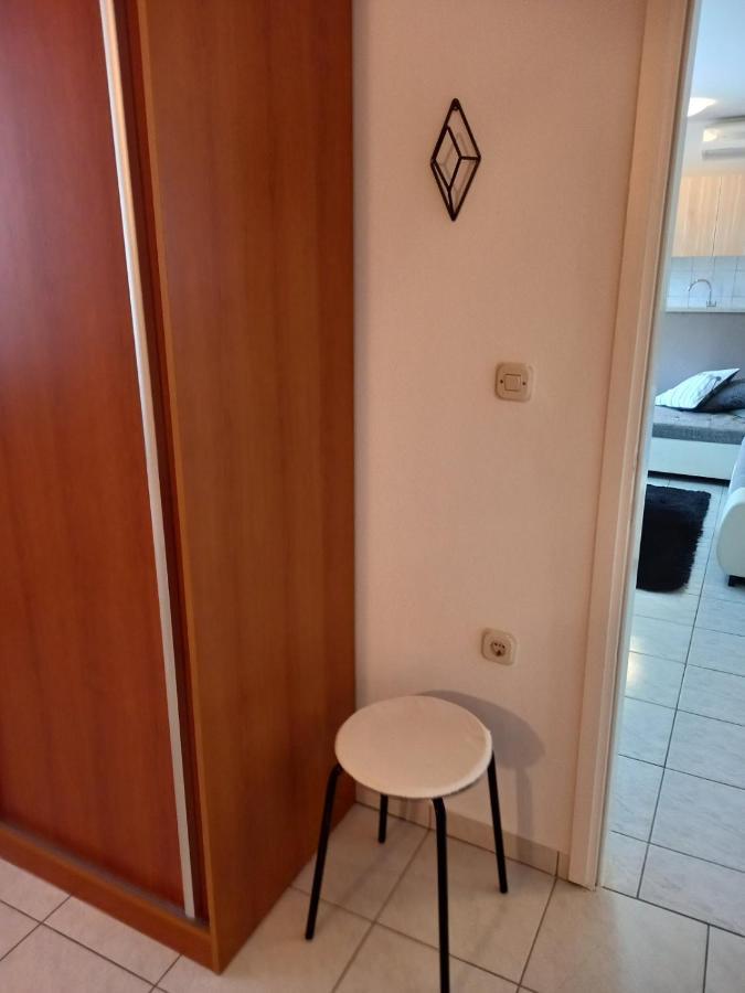 Apartman Katica Banjol Exterior photo