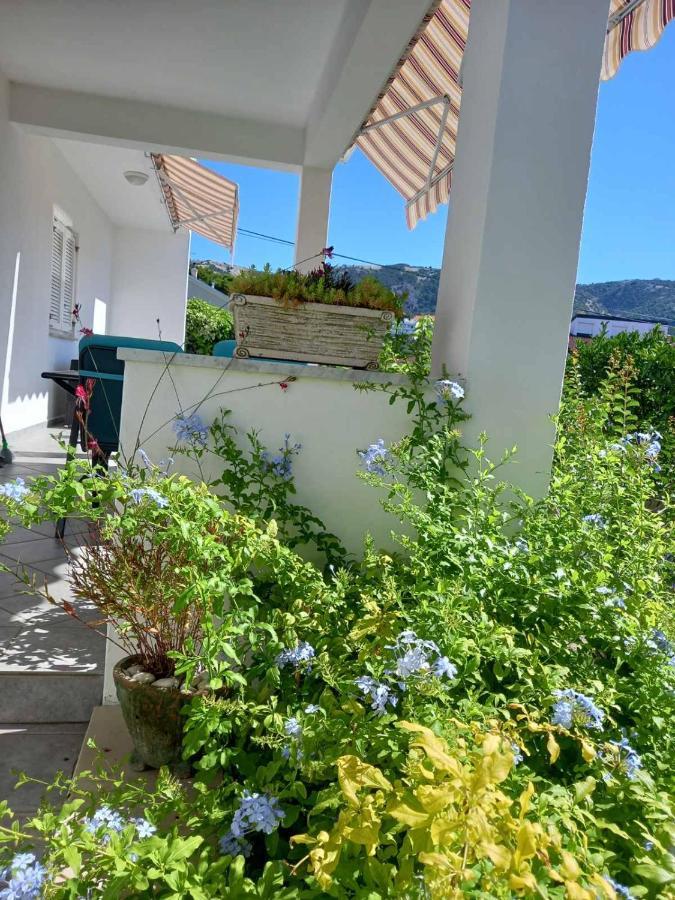 Apartman Katica Banjol Exterior photo