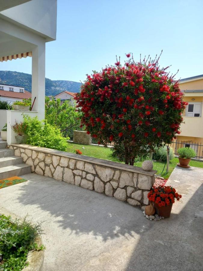 Apartman Katica Banjol Exterior photo